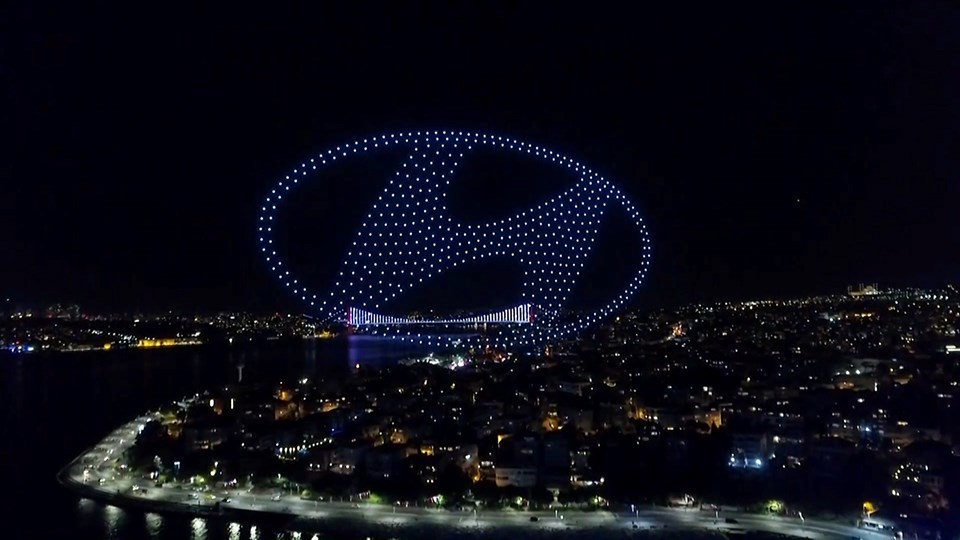 İstanbul'da 580 drone ile ışık gösterisi - 2