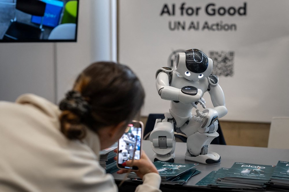 İnsansı robotlar BM zirvesinde: Dünyayı insanlardan çok daha iyi yönetebiliriz - 13