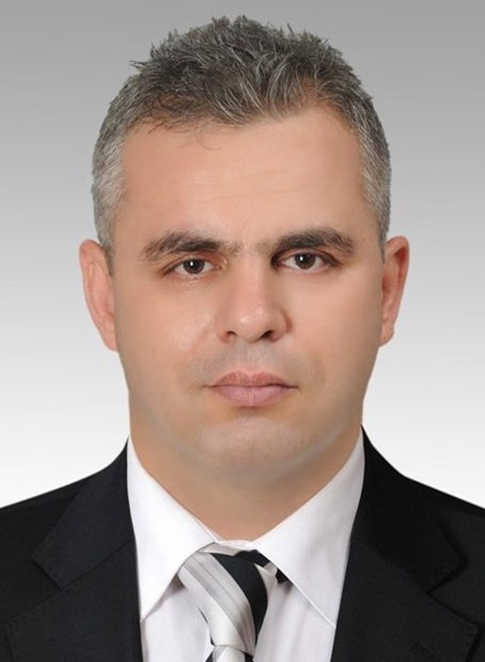 Enkaz altında yaşam mücadelesi: Biri böcek diğeri zeytinle hayata tutundu - 1