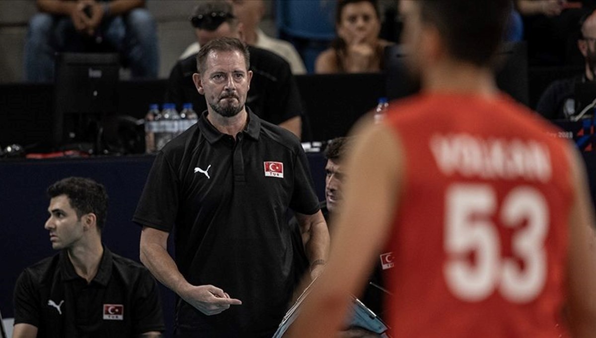 A Milli Erkek Voleybol Takımı'nda İtalyan başantrenör Giuliani ile yollar ayrıldı A Milli Erkek Voleybol Takımı'nda İtalyan başantrenör Giuliani ile yollar ayrıldı