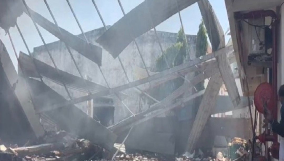 Hindistan'da havai fişek fabrikasında patlama: 17 ölü