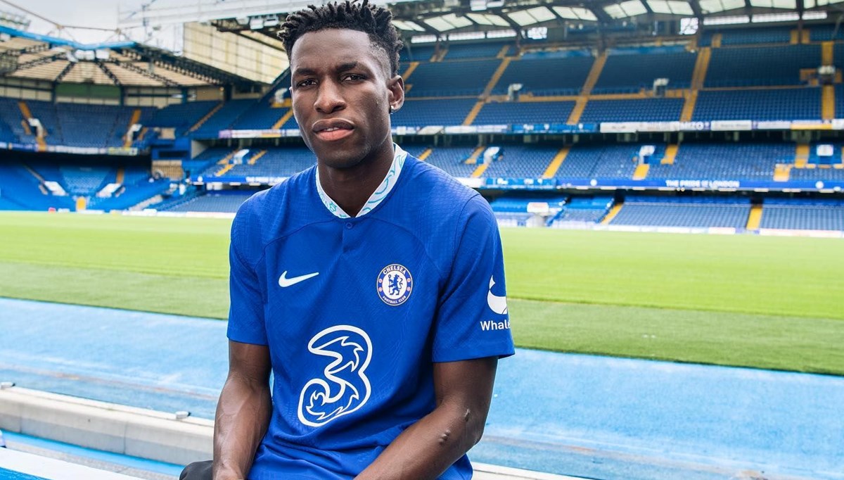 Nicolas Jackson Chelsea'de: 8 yıllık imza (Dünya futbolunda resmileşen transferler: 2023-2024 sezonu)