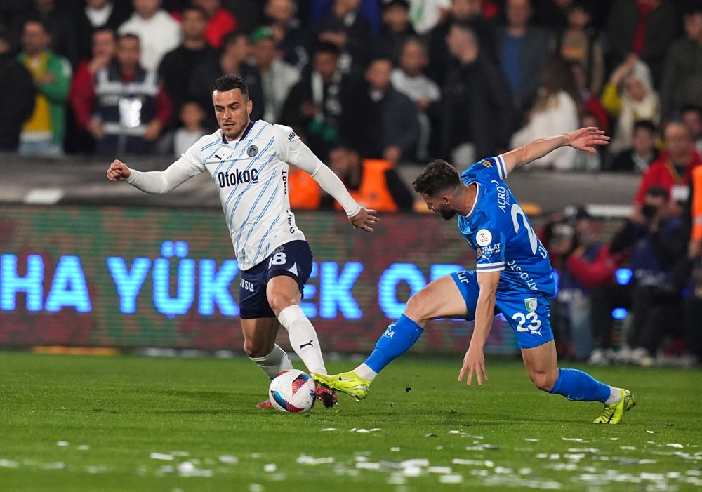 Fenerbahçe-Bodrum FK Maçında Şaşırtan An: Gol Sonrası Tüm Takım Kaleciye Yöneldi! 79