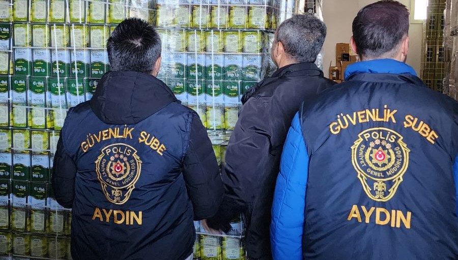 Sağlığı tehlikeye atmaya devam ediyorlar: 3,5 ton tağşişli zeytinyağı ele geçirildi