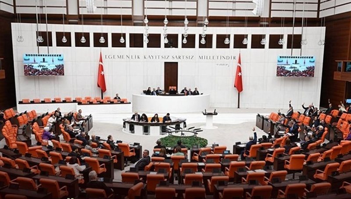 Yeni yargı paketi Meclis'te: Casusluk suçunda ceza ağırlaşacak Yeni yargı paketi Meclis'te: Casusluk suçunda ceza ağırlaşacak
