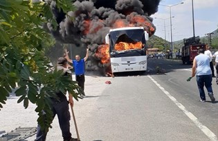 Balikesir De Yolcu Otobusunde Yangin Faciasi 5 Olu Ntv