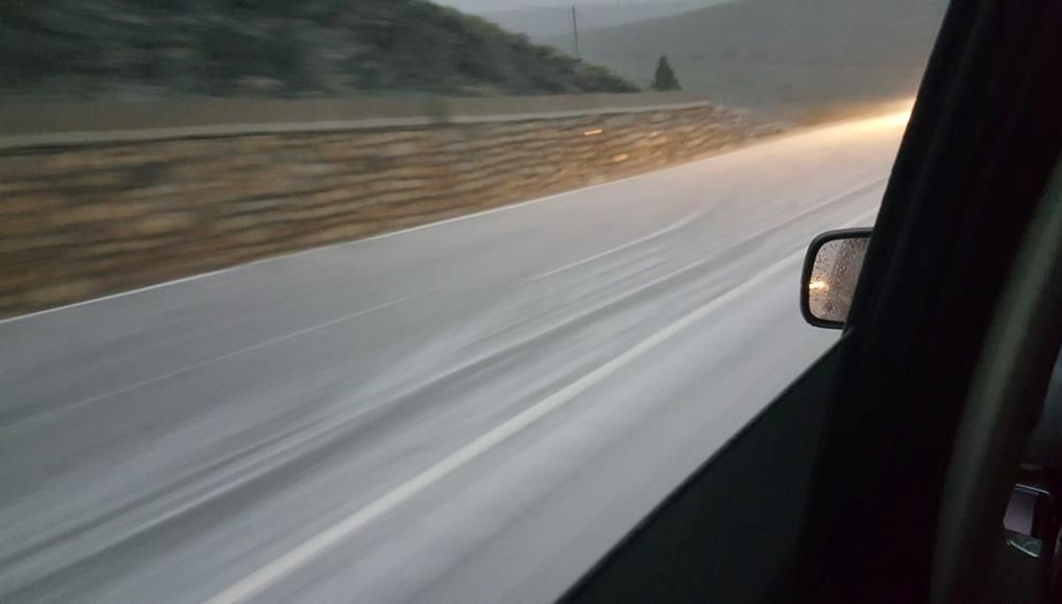 Erzincan’da dolu yağışı Erzincan’da dolu yağışı