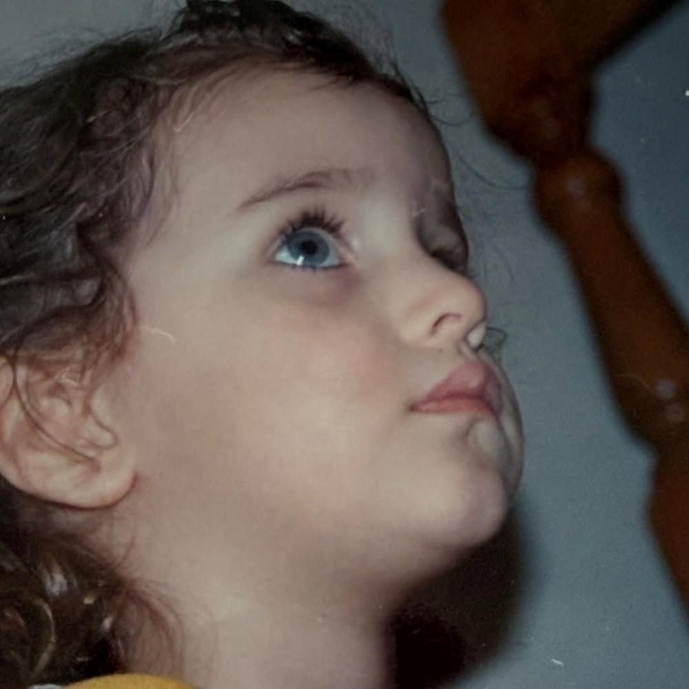 Ayşecan Tatari'den nostaljik kare: 5 sene önce bugün (Ünlülerin çocukluk ve gençlik halleri) - 38