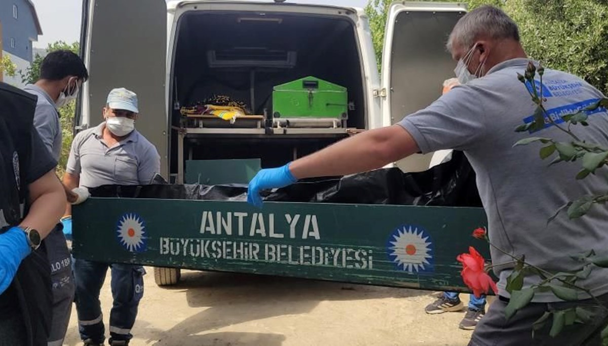 Ev sahibinin fark ettiği koku, kiracının ölümünü ortaya çıkardı Ev sahibinin fark ettiği koku, kiracının ölümünü ortaya çıkardı