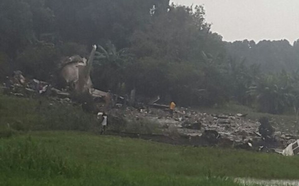Güney Sudan'da kargo uçağı düştü: En az 20 ölü - 1