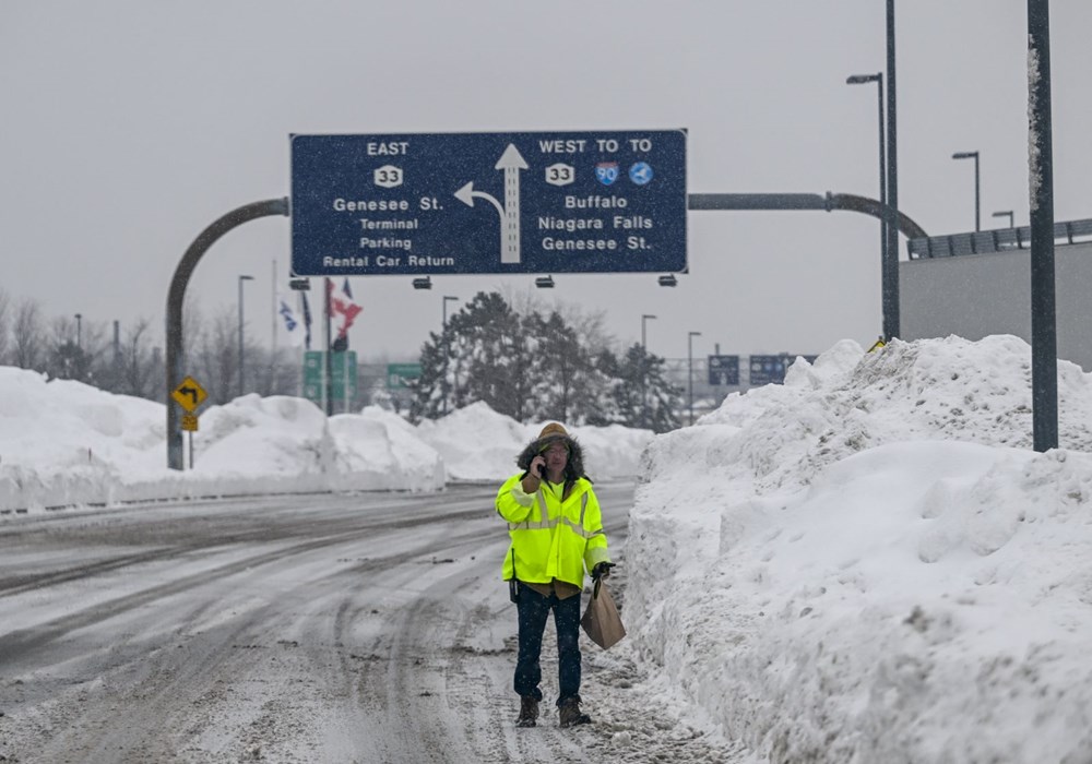 ABD'de hayat durdu: Kar fırtınası hava ve kara trafiğini felç etti - 7