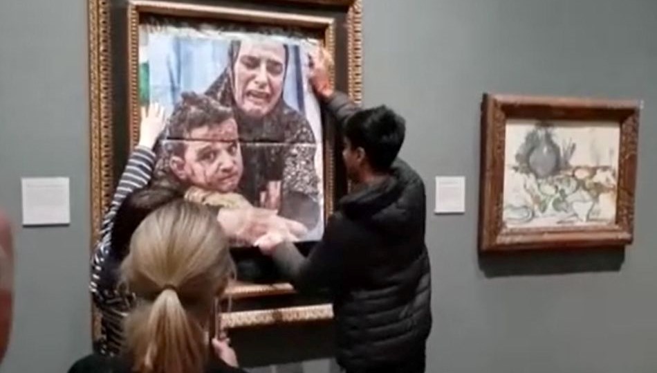 İngiltere'nin İsrail'e silah satışına Picasso tablosuyla protesto