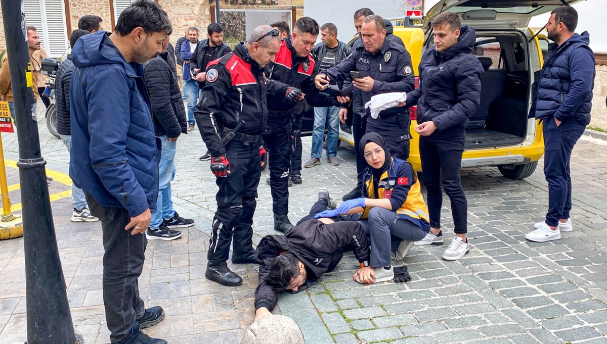Taksici camını kıran motosiklet sürücüsünü vurdu Taksici camını kıran motosiklet sürücüsünü vurdu