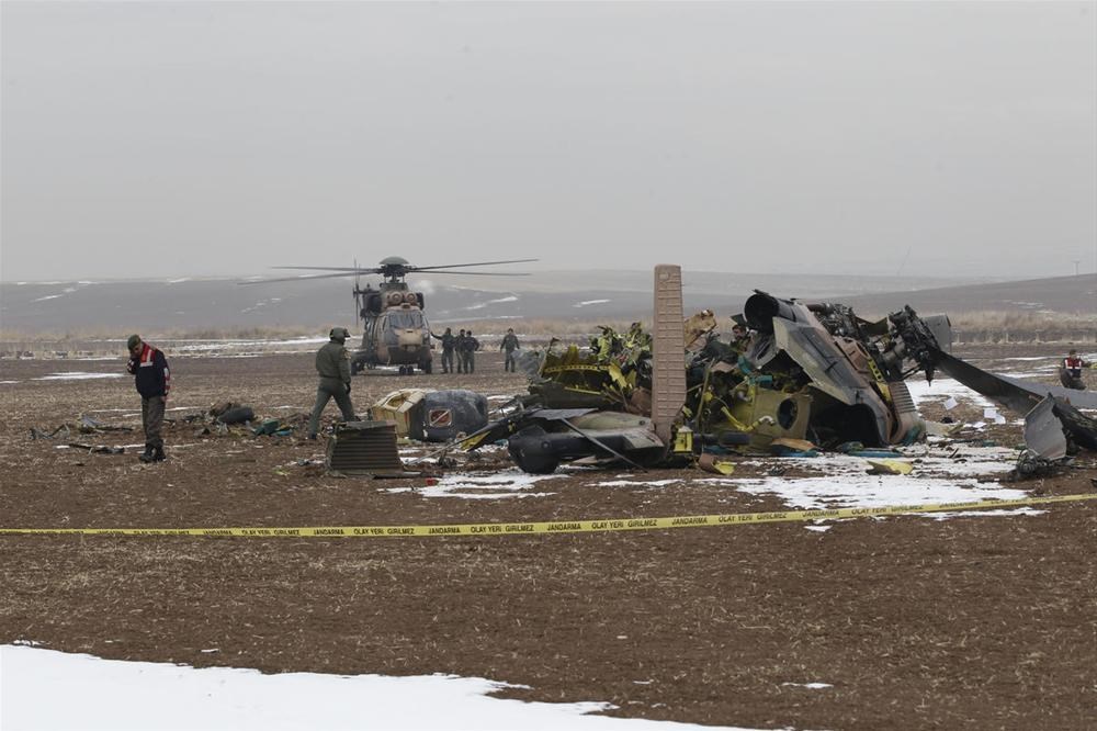 Askeri helikopter düştü: 4 şehit - 1
