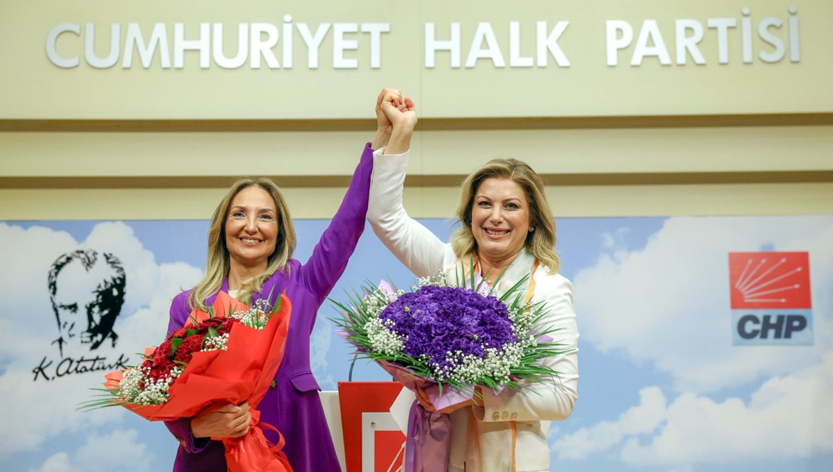 CHP'de devir teslim töreni: Kadın Kolları Genel Başkanı Asu Kaya göreve başladı CHP'de devir teslim töreni: Kadın Kolları Genel Başkanı Asu Kaya göreve başladı