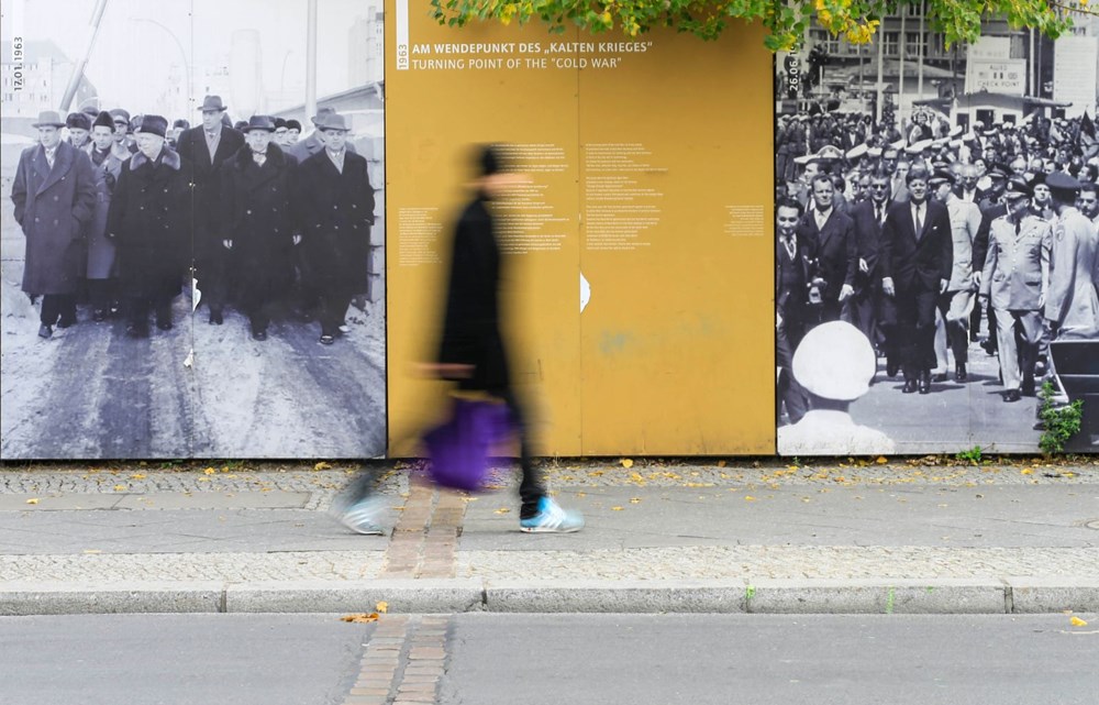 �Utanç duvarı� olarak anılan Berlin Duvarı 29 yıl önce yıkıldı Son