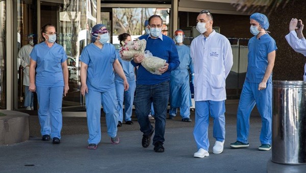 Corona virüsü yenen Prof. Dr. Bülent Tutluoğlu NTV'ye konuştu: 30 gün hastanede kalarak rekor kırmış olabilirim