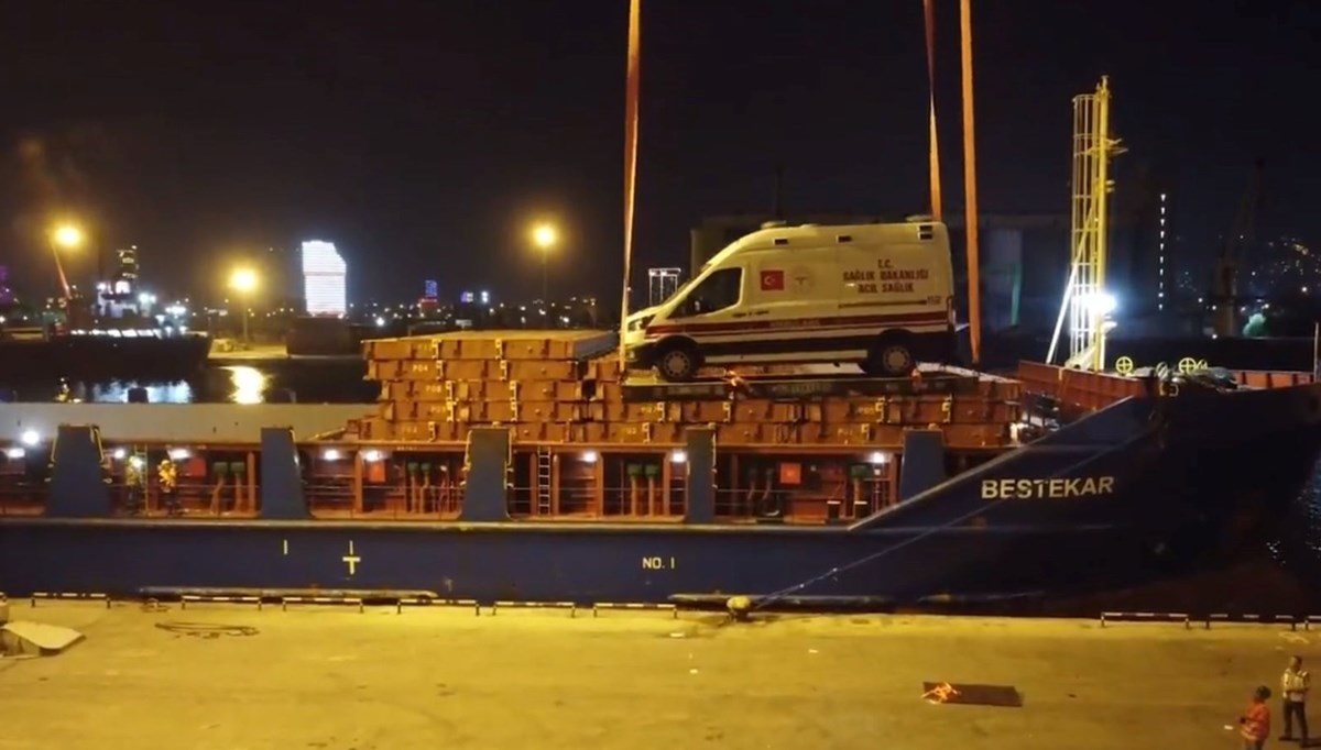 Gazze'ye sağlık malzemeleri taşıyan gemi İzmir'den yola çıktı Gazze'ye sağlık malzemeleri taşıyan gemi İzmir'den yola çıktı