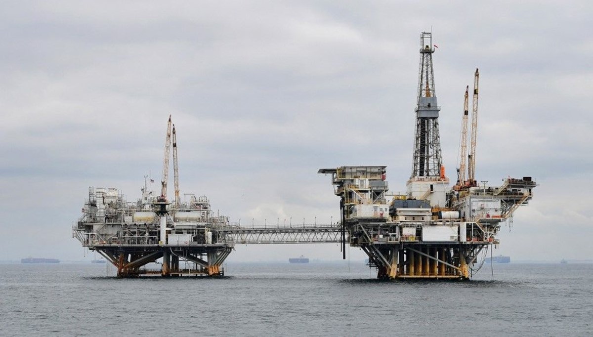 İki devin petrol kavgası