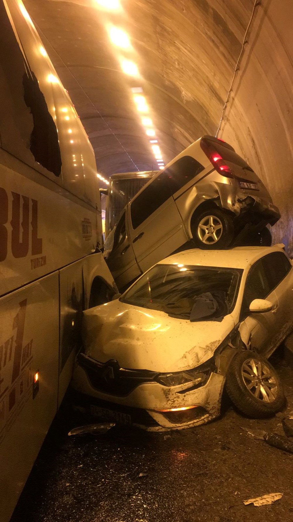 Bolu Dağı Tüneli'ndeki zincirleme kazadan ilk kareler: İstanbul istikameti kapandı - 6