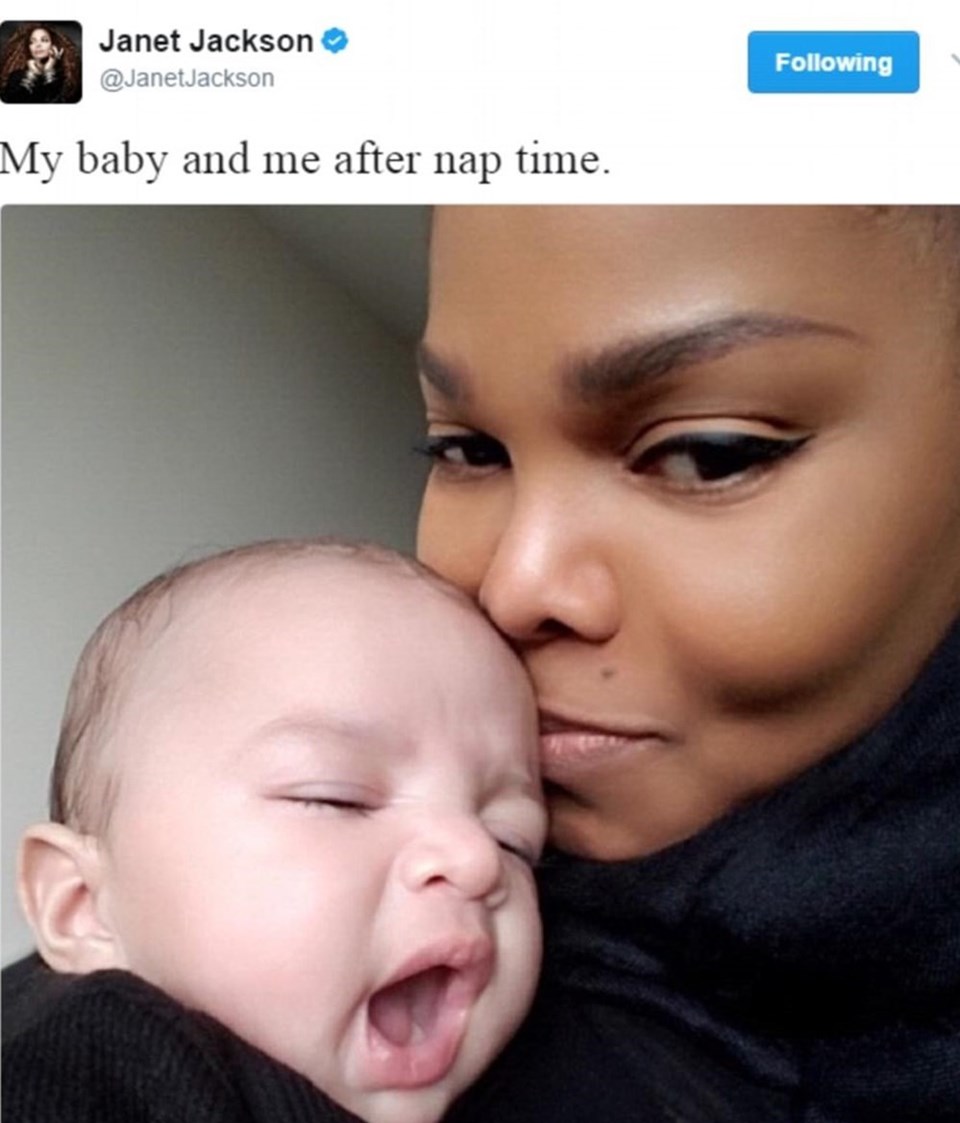 Oğlunun yüzünü ilk kez Nisan 2017'de Instagram payaşımıyla gösterdi.