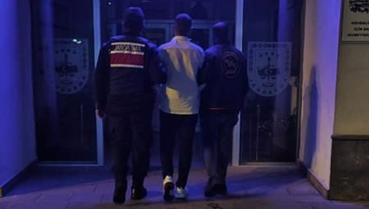 Kardeşinin kimliği ile gizlenmeye çalışan şahıs yakalandı Kardeşinin kimliği ile gizlenmeye çalışan şahıs yakalandı
