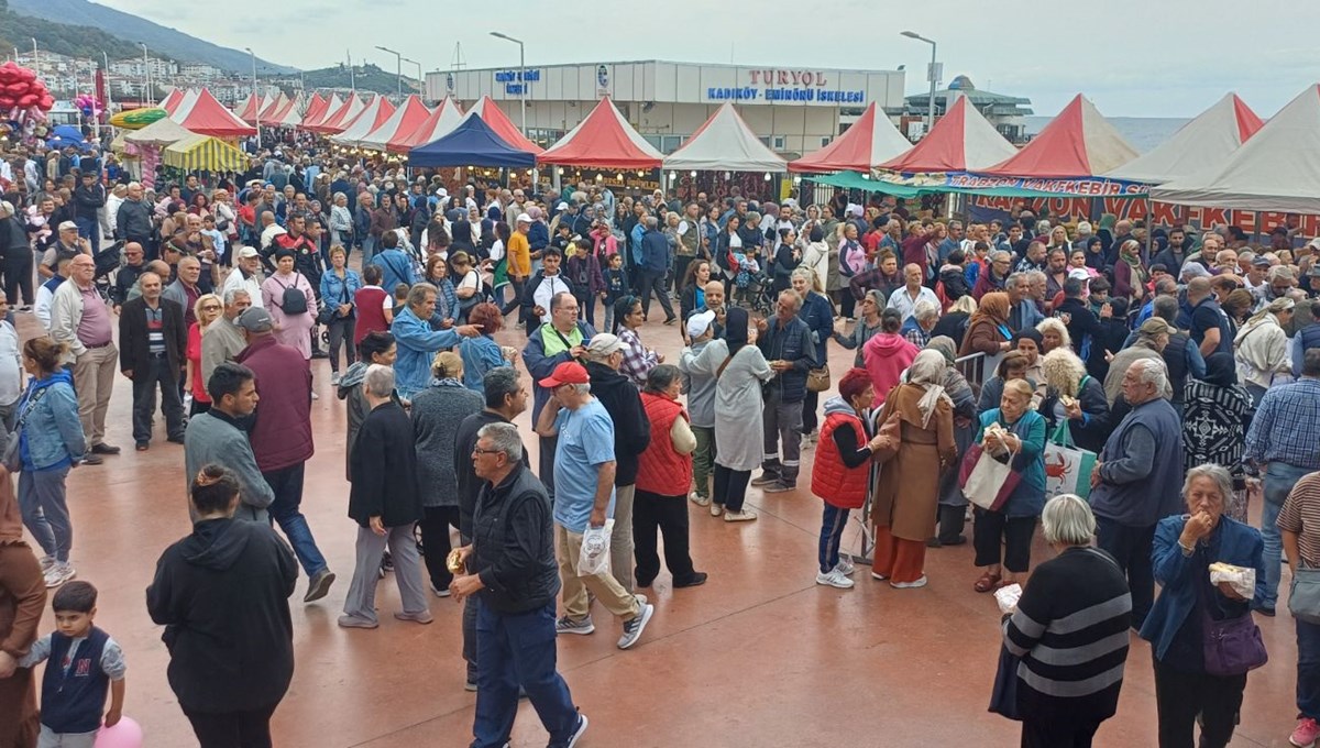 Hamsi Festivali'nde 4 ton balık ikram edildi