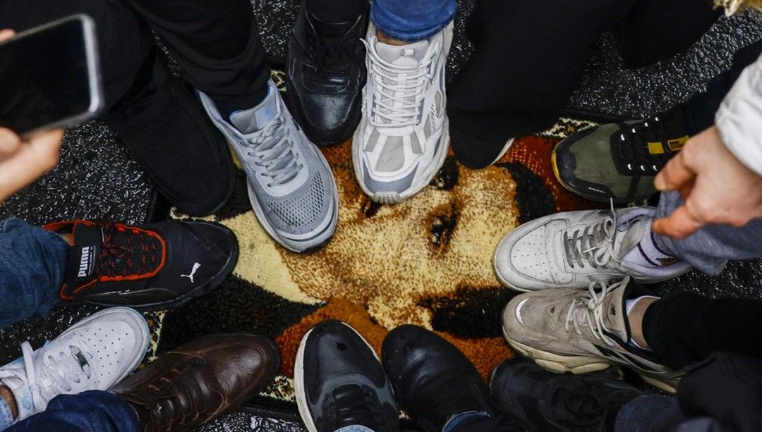 Esad'ın düşüşü dünya basınında: "50 yıllık iktidarın şaşırtan sonu"