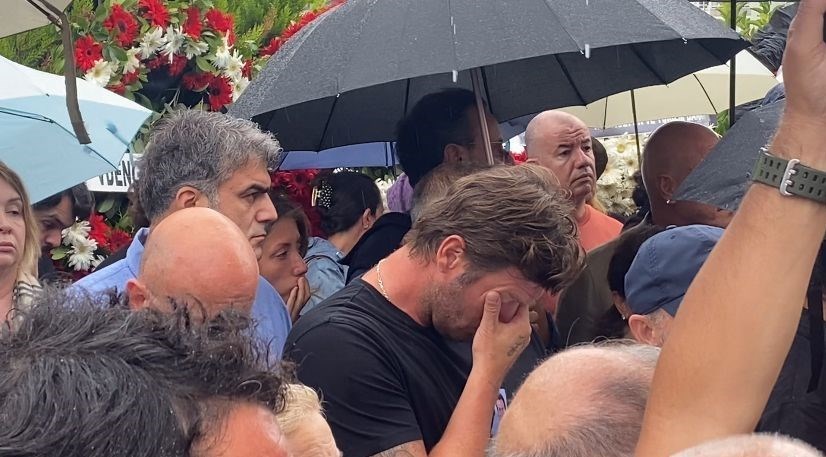 Ünlü oyuncu Kıvanç Tatlıtuğ, arkadaşı Halit Yukay