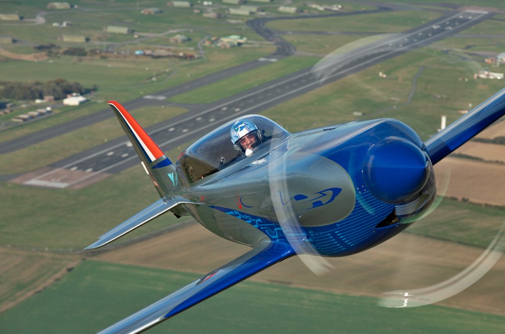 Dünyanın en hızlı elektrikli uçağı tanıtıldı: Saatte 620 km hızla rekor kırdı - 4