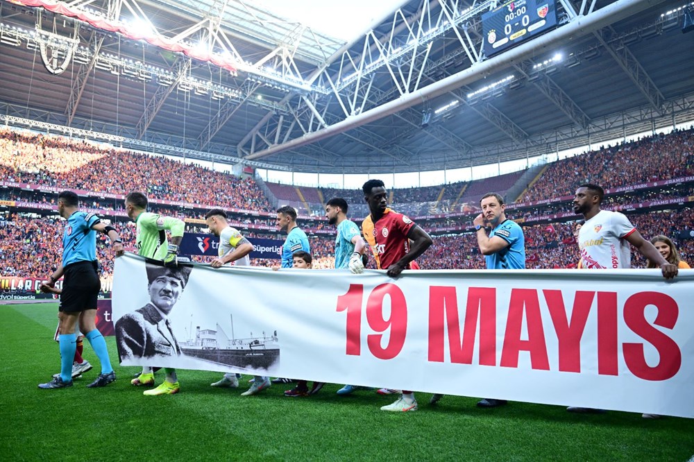 Canlı anlatım: Galatasaray, Kayserispor karşısında şampiyonluk için sahada - 6
