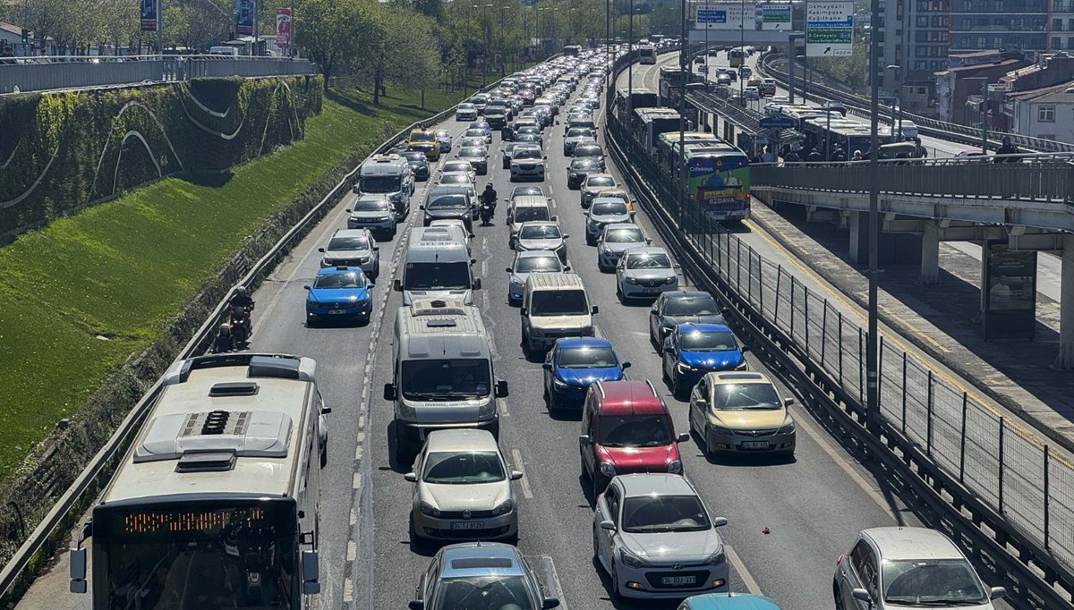 İstanbul trafiğinde sakinlik bitti: Sabah yüzde 1’di, akşam yüzde 62 oldu