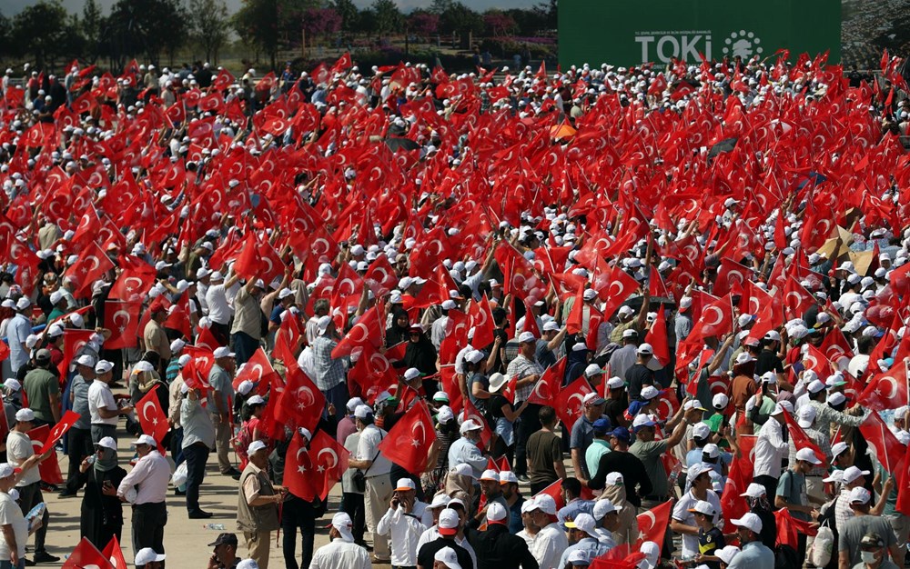 İstanbul'un fethinin 569. yıl dönümü kutlanıyor: Cumhurbaşkanı Erdoğan ilk fidanı dikti - 4