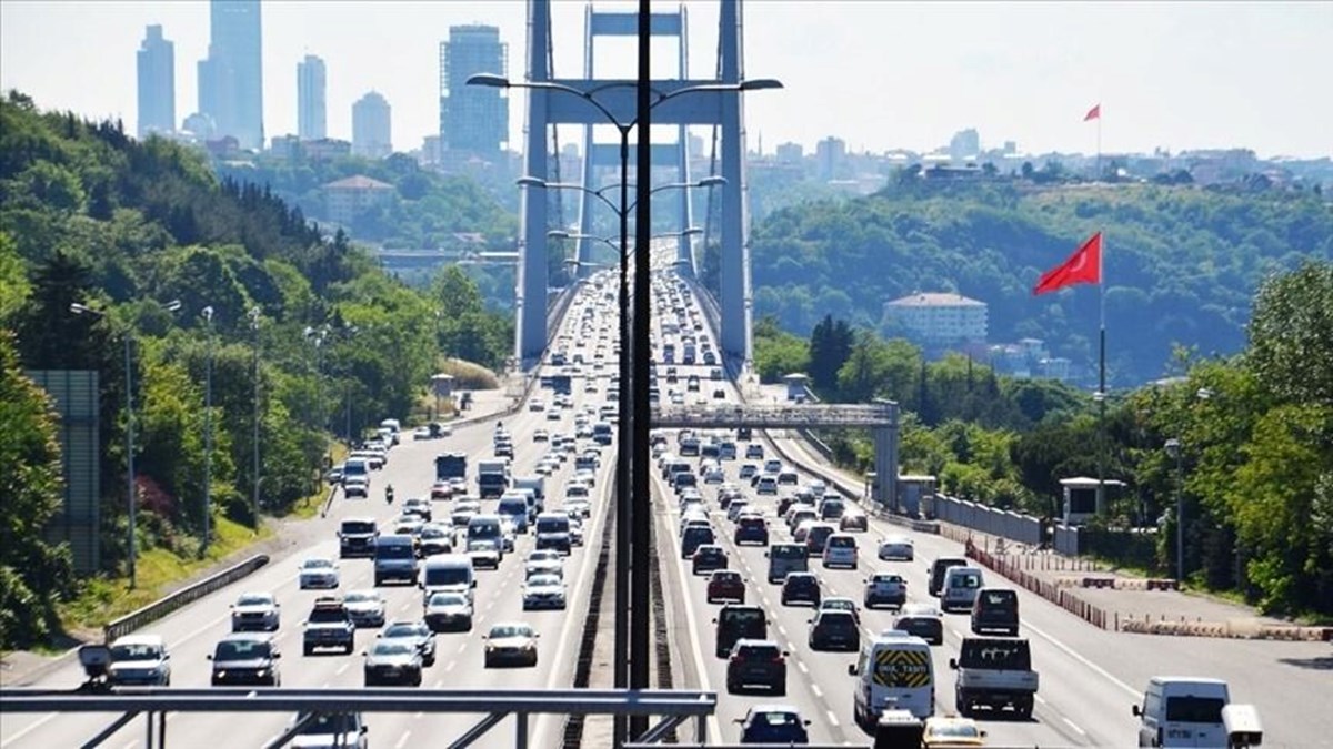 Trafiğe bir yılda 624 bin yeni araç çıktı Trafiğe bir yılda 624 bin yeni araç çıktı