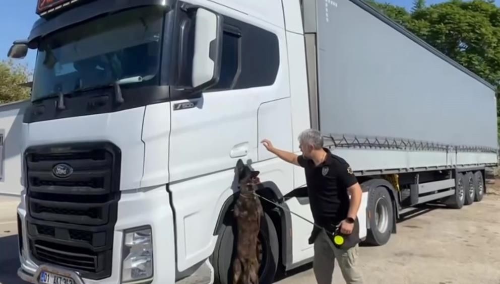 Otoyolda uyuşturucu takibi