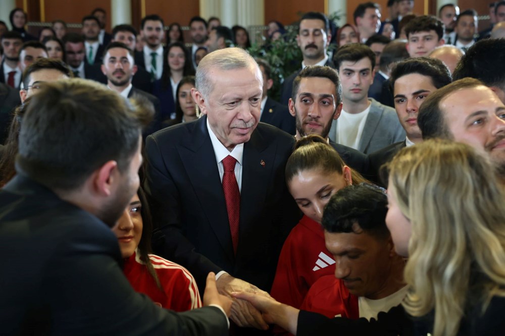 Cumhurbaşkanı Erdoğan, Beştepe'de gençlerle buluştu 76 y41yYtyGikWe0u2WwunXhQ