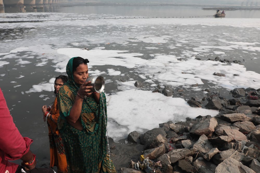 Hindistan'da Yamuna Nehri zehirli köpükle kaplandı - 4