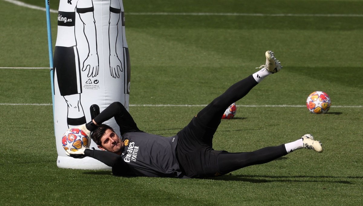 Real Madrid'e kötü haber: Kaleci Courtois yeniden sakatlandı Real Madrid'e kötü haber: Kaleci Courtois yeniden sakatlandı