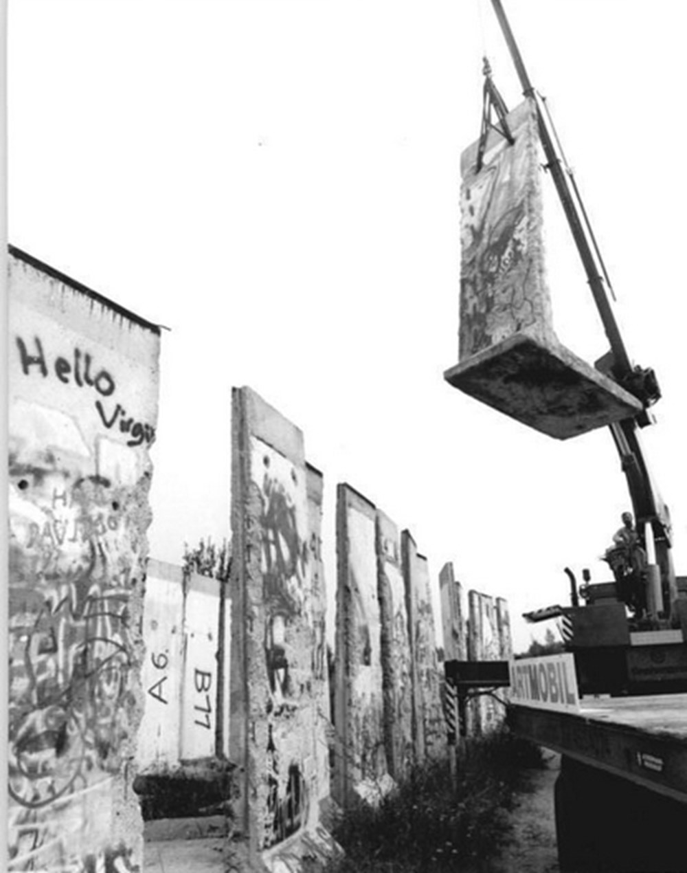 Сегмент Берлинской стены Гааза