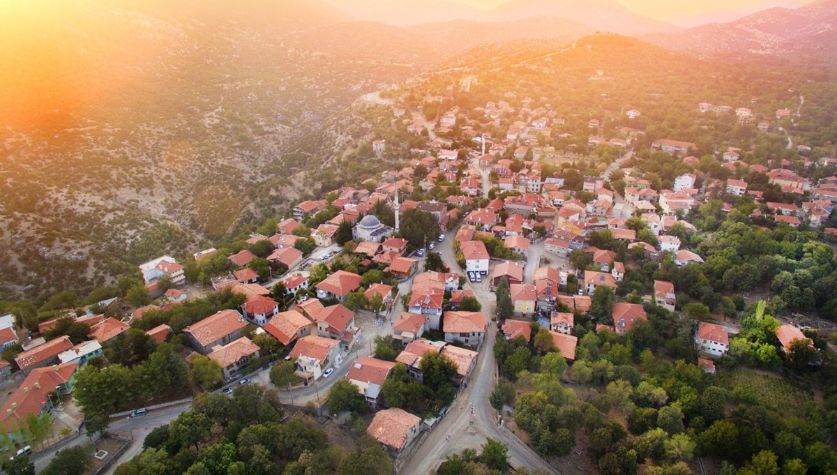 Ormana'nın tarihi düğmeli evleri pandemide izole tatil arayanların uğrak yeri oldu