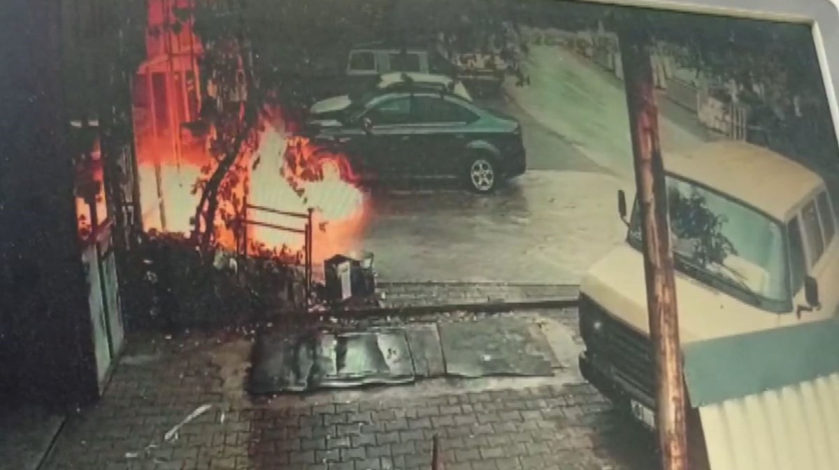 Yangın güvenlik kameralarınca kaydedildi.