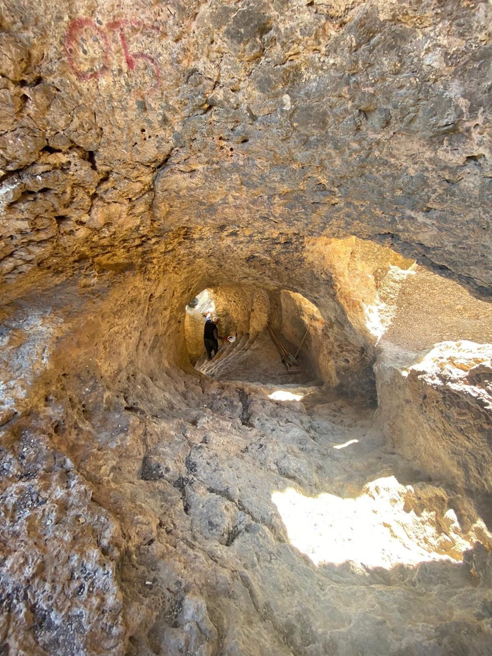 Asur Kalesi'nin gizemli tünelleri açılıyor - 1