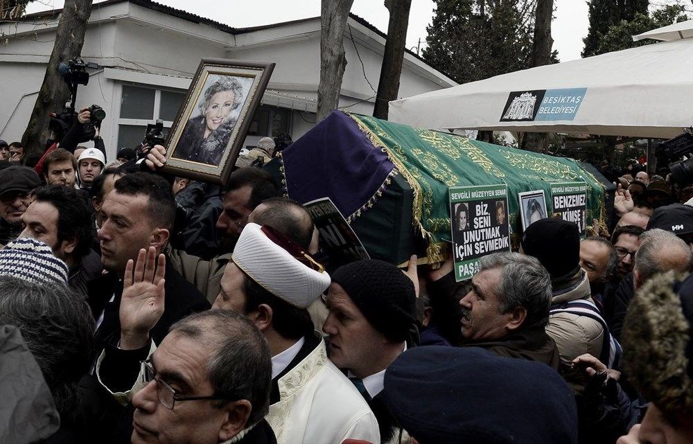 Şarkılara yeniden hayat veren sanatçı: Müzeyyen Senar - 10