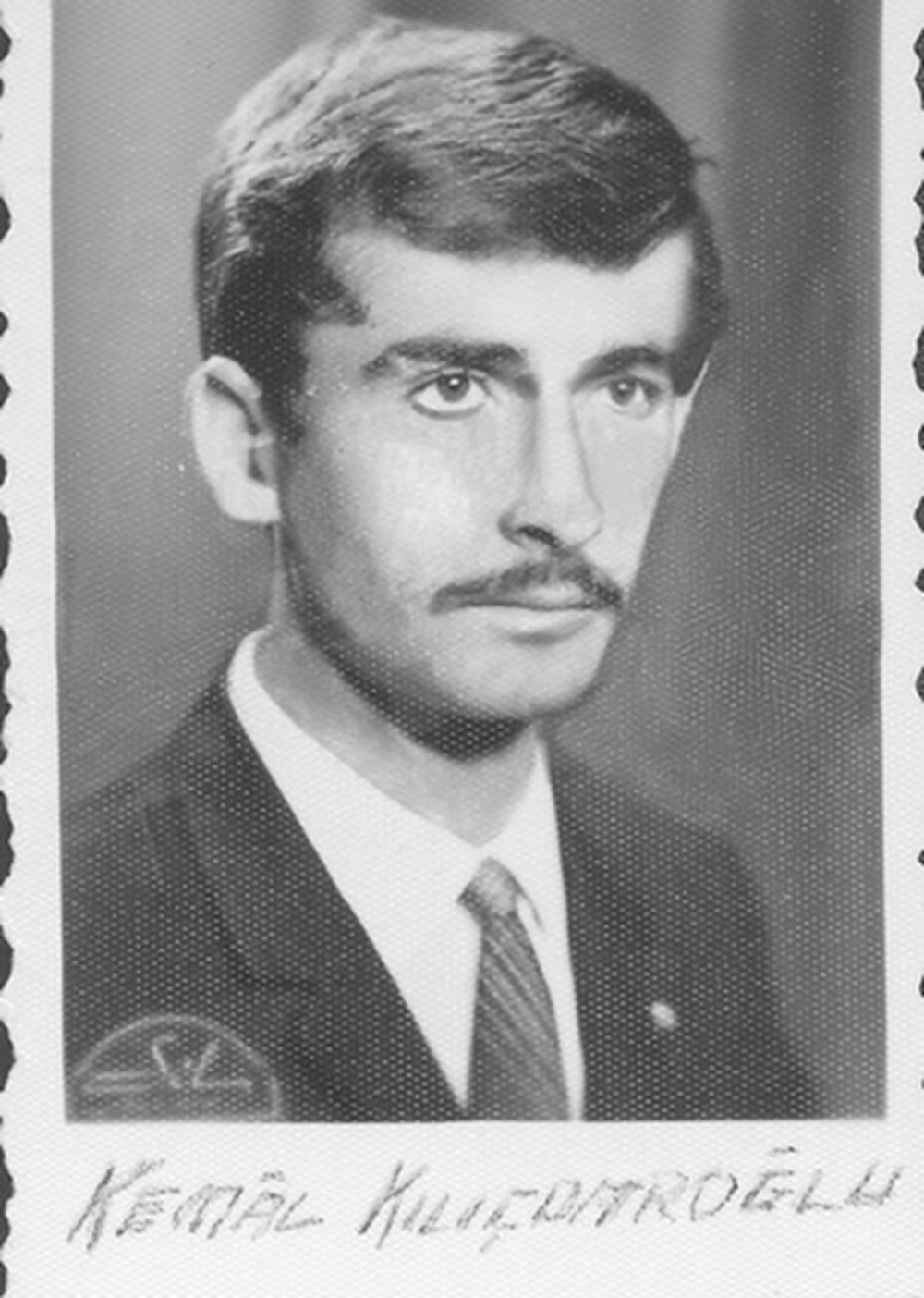 Kılıçdaroğlu eski fotoğraflarını yayınladı - 1