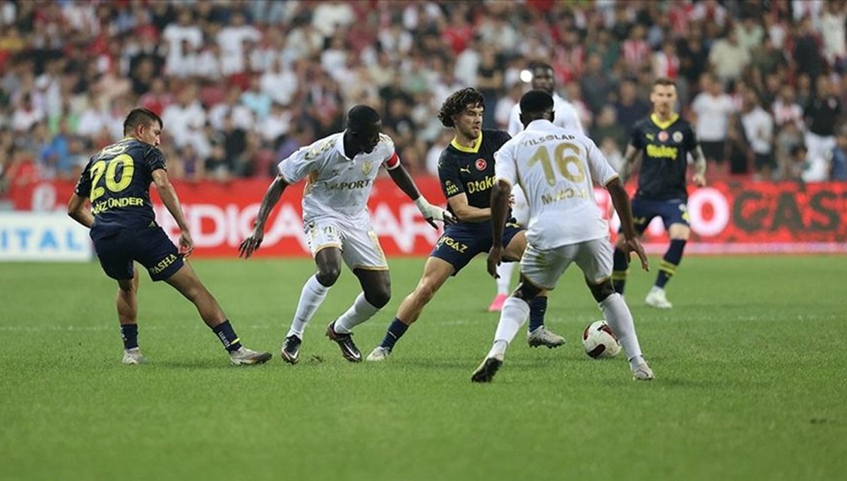 Fenerbahçe, Samsunspor'u konuk edecek: Muhtemel 11 Fenerbahçe, Samsunspor'u konuk edecek: Muhtemel 11