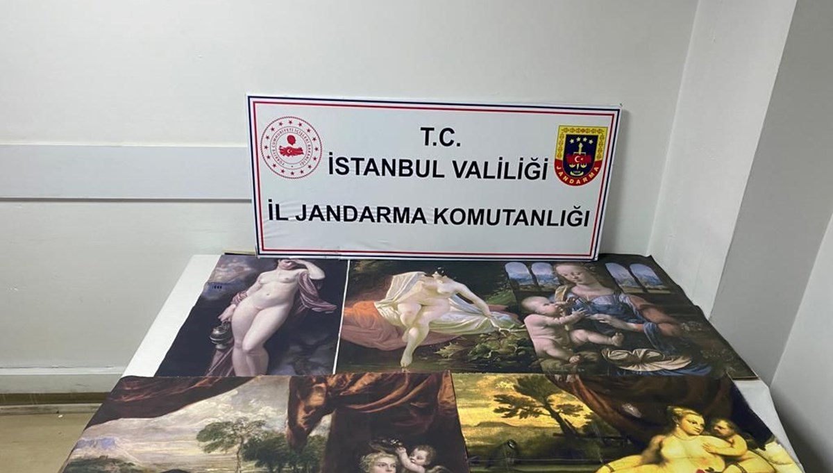 İstanbul'da tarihi eser operasyonu: 5 tablo ve 143 sikke ele geçirildi İstanbul'da tarihi eser operasyonu: 5 tablo ve 143 sikke ele geçirildi