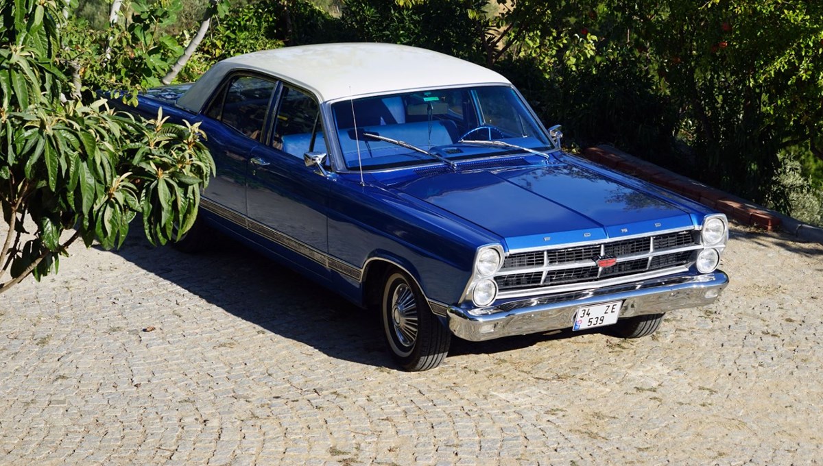 Klasik otomobiline gözü gibi bakıyor: Kendisi 62 arabası 54 yaşında