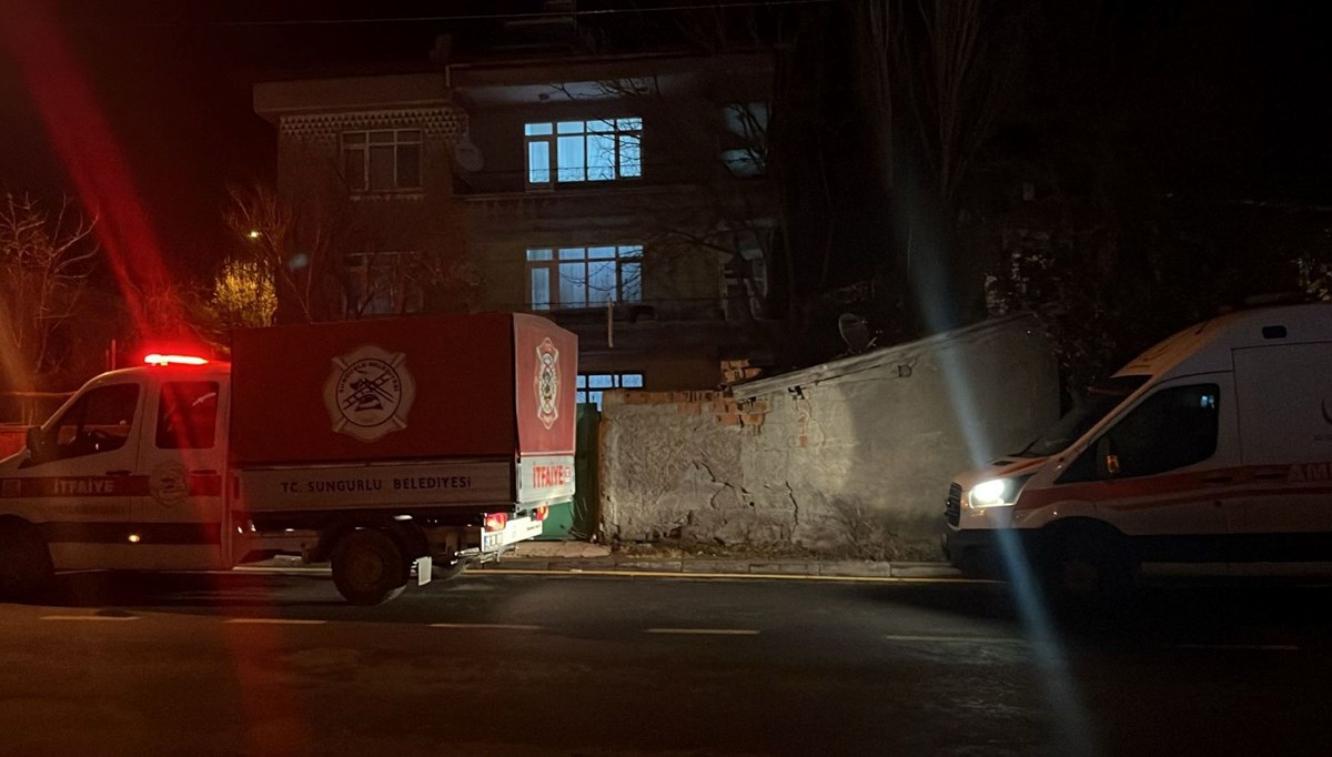 Çorum'da 95 yaşındaki adam evinde ölü bulundu Çorum'da 95 yaşındaki adam evinde ölü bulundu