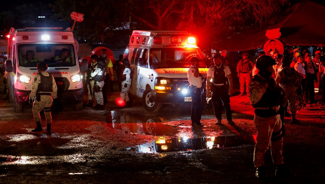 Meksika'da seçim mitinginde sahne çöktü 5 ölü 50 yaralı