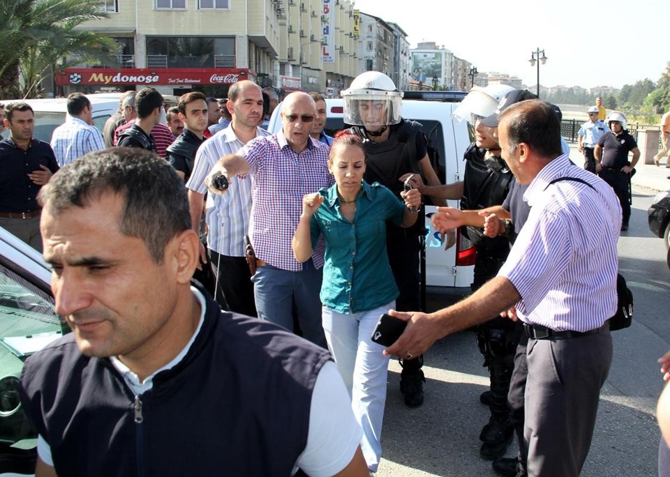 Ankara'daki katliam için düzenlenen anma yürüşüyünde gerginlik - 2